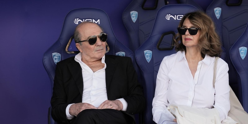 Fiorentina, cosa succede dopo la morte di Commisso: a chi passer&agrave; il club e tutti gli scenari