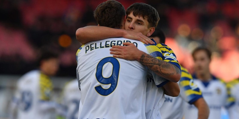 Parma, colpo salvezza in rimonta contro il Lecce: Pellegrino firma il 2-1. Gaspar e Banda espulsi&nbsp; &nbsp; &nbsp;