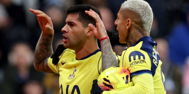 "Presenti solo se va bene, raccontano bugie": l'ex Juve furioso con la societ&agrave;