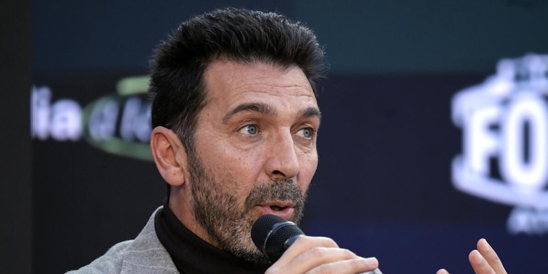 Italia, Buffon pensa gi&agrave; ai playoff: "Non sono teso, ma..."