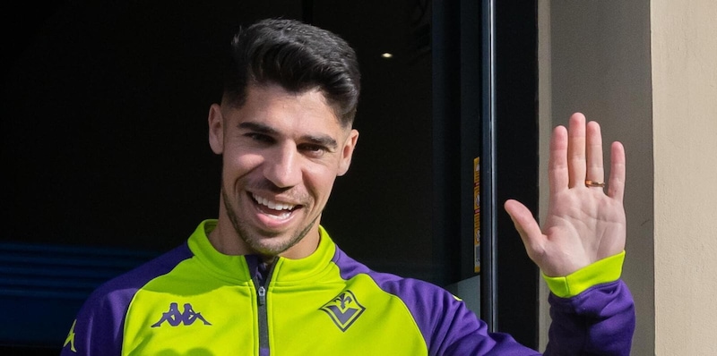 Solomon ufficiale alla Fiorentina, ma &egrave; bufera per il post di un assessore