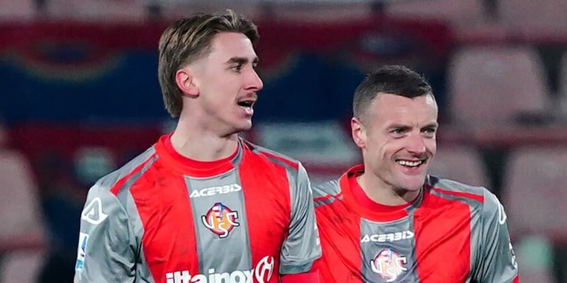 La Cremonese spreca tutto: Johnsen e Vardy non bastano a Nicola, Trepy firma la rimonta del Cagliari