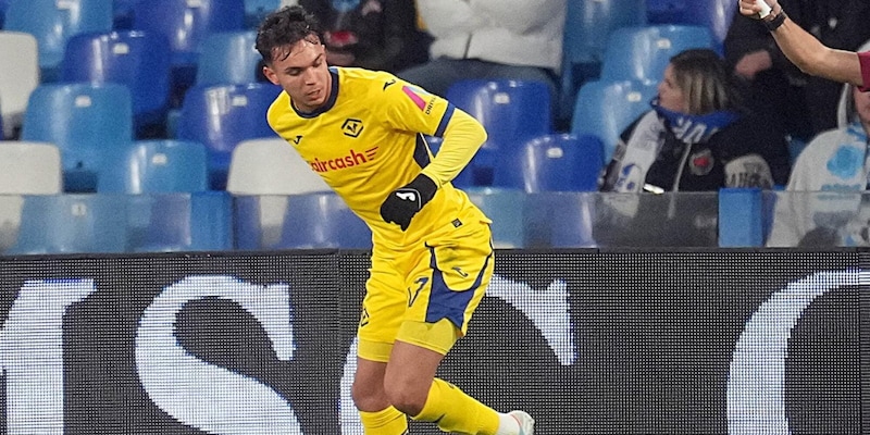 Giovane &egrave; un nuovo giocatore del Napoli: ufficiale l'affare con il Verona