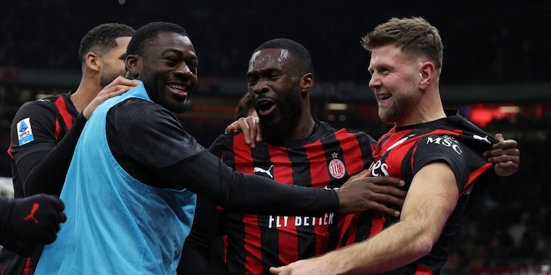 Il Milan stende il Lecce, super Fullkrug: entra e segna. Allegri esulta: &egrave; secondo a -3 dall'Inter!