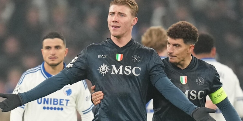 Napoli, solo pari con il Copenaghen in 10 per 65': McTominay non basta a Conte, playoff a rischio