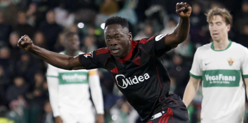 Doppio Adams salva il Siviglia: pari in extremis con l'Elche. Bournemouth beffato dal Brighton