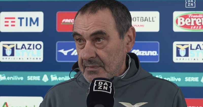 Incredibile Sarri, la Lazio accoglie Ratkov e lui: &ldquo;Non lo conosco, che vi devo dire?&rdquo;