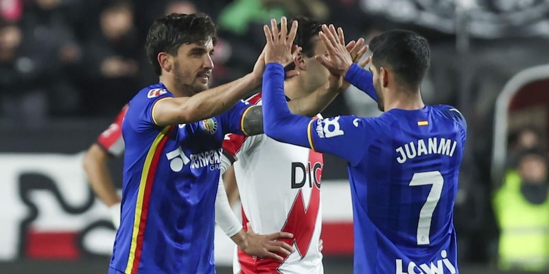 Lens inarrestabile, continua il sogno davanti al Psg. Pari al 91' nel derby di Madrid