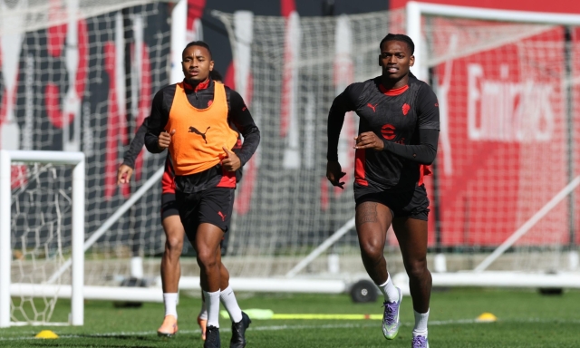 Milan, Allegri punta sulla coppia Leao-Nkunku contro il Como. E torna anche Modric