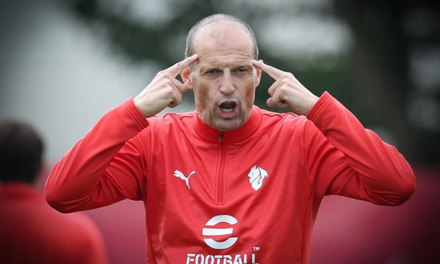 Allegri, emergenza attacco: "Nkunku out, vediamo quanto reggono Pulisic e Leao. E su Conte vs Marotta..."