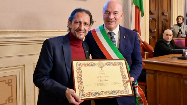 Igor Protti premiato dal Sindaco di Livorno. A lui la massima onorificenza della città