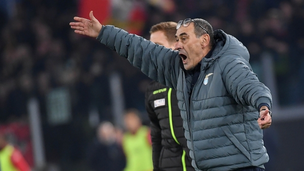 Sarri: "Il mercato è necessario, divario con il Napoli nettissimo. Due giocatori vogliono andarsene"