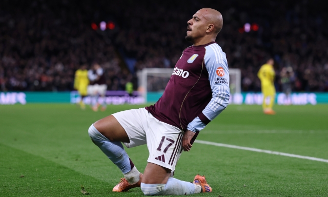 Roma, è fatta per Malen: stasera in Italia, le cifre. E arriverà anche un altro attaccante