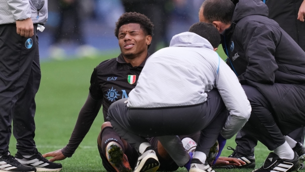 Napoli, altri guai: Neres pensa all'operazione, Anguissa si ferma ancora