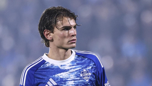 LIVE Alle 15 Como-Torino, le ufficiali: Fabregas rilancia Douvikas, Baroni con Ngonge-Adams