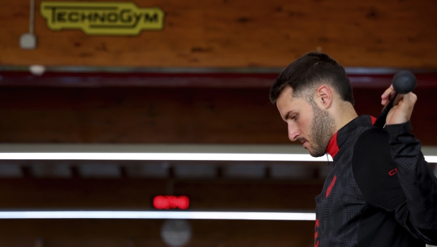 Milan, senti Gimenez: "Voglio tornare a giocare entro qualche settimana. Operarsi? La scelta giusta"