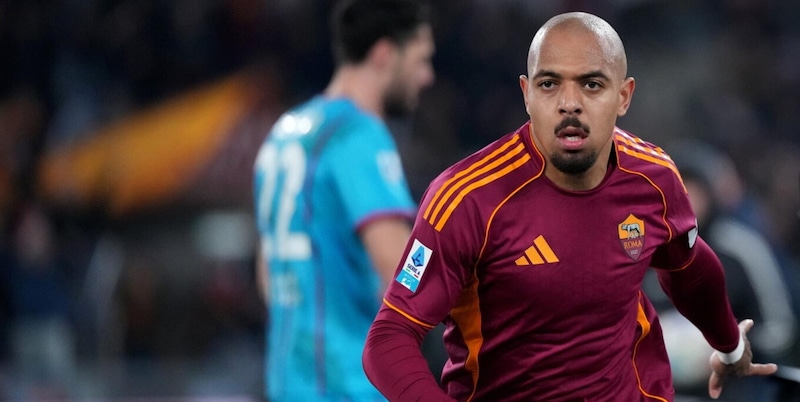 Malen strega la Roma, bufera social sull'Aston Villa: "Perch&eacute; l'abbiamo venduto?"