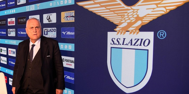 Petizione contro Lotito e raccolta firme dei tifosi della Lazio: la lista di tutti i vip che hanno aderito