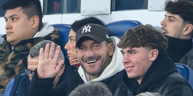 Totti e la Roma, contatti continui: avr&agrave; un ruolo operativo, Francesco entusiasta