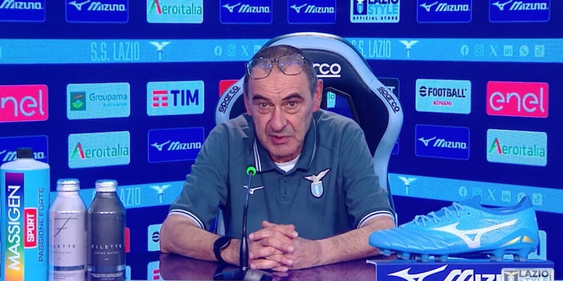 Sarri: &ldquo;Io come i tifosi, mi piacerebbe sognare&rdquo;. Sulla Juve, Romagnoli e il suo futuro con la Lazio...