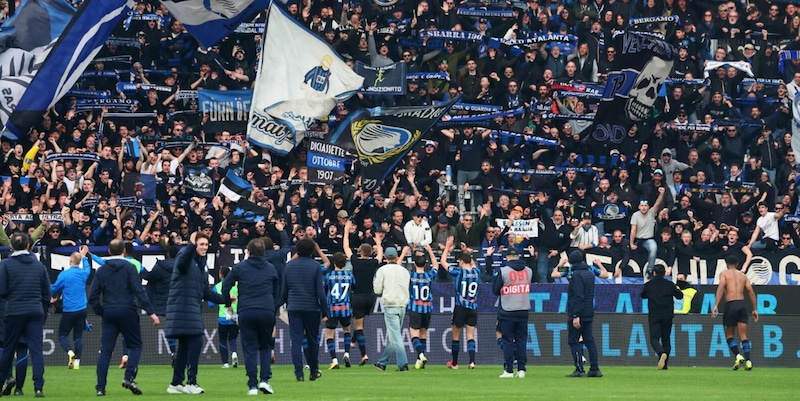 Lancia in campo un bicchiere di birra durante Atalanta-Napoli, la decisione sul tifoso di Bergamo