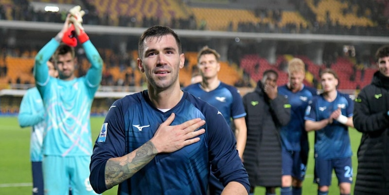 Romagnoli-Lazio &egrave; scontro totale, parla l'agente: "Ci hanno chiesto di rinunciare a tre stipendi. Lotito..."