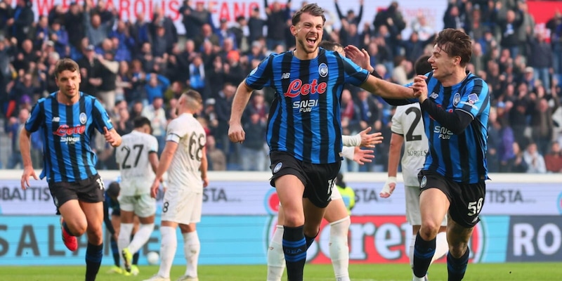 Pasalic e Samardzic ribaltano il gol di Beukema, Napoli furioso