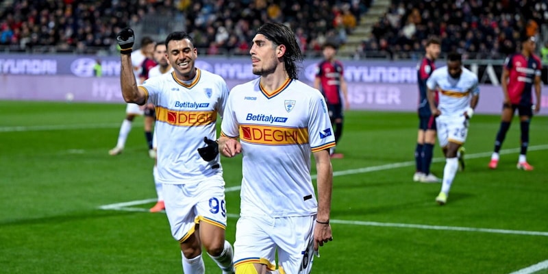Il Lecce risponde alla Fiorentina: Galdeman e Ramadani piegano il Cagliari in Sardegna&nbsp; &nbsp; &nbsp;