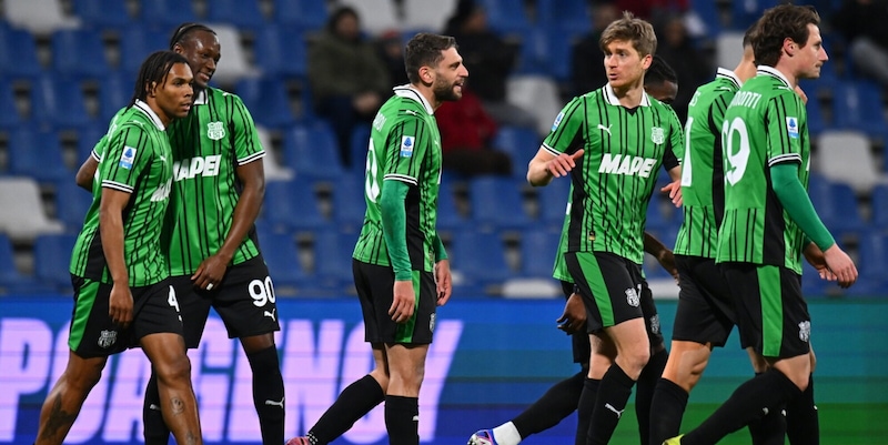 Berardi trascina il Sassuolo con una doppietta, per il Verona &egrave; notte fonda: pesante ko al Mapei