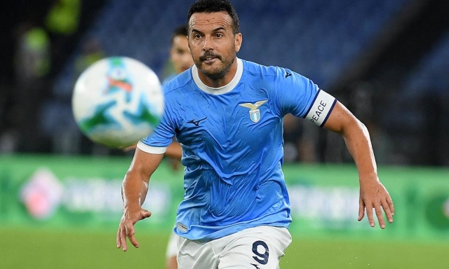 Pedro, brutto colpo: trauma distorsivo alla caviglia. Resterà out per circa un mese