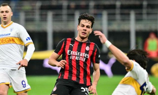 Milan-Como, le formazioni ufficiali: Allegri lancia Jashari, Fabregas con Paz davanti