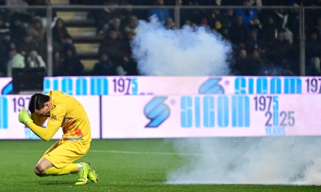 Petardo su Audero: il teppista ha perso tre dita, sarà arrestato. Multa all'Inter, punizioni per la curva
