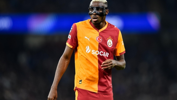 Juve, basta mezzi tentativi: il centravanti giusto sul mercato c'è. Prima però devi batterlo...