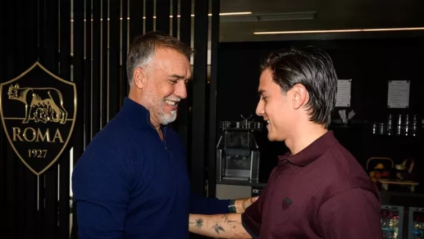 Dybala incontra Batistuta: "Qualche assist te l’avrei fatto"