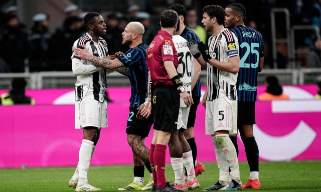 Errore sul rosso e simulazione di Bastoni, i vertici arbitrali indignati: cosa rischia La Penna