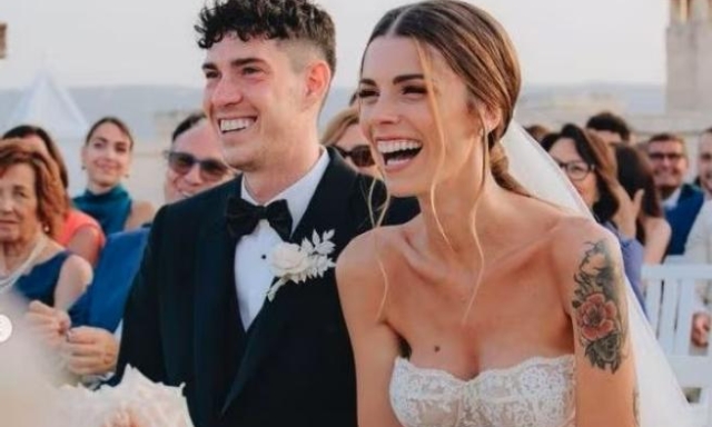 Insulti e minacce, Bastoni e la moglie bloccano i commenti sui social