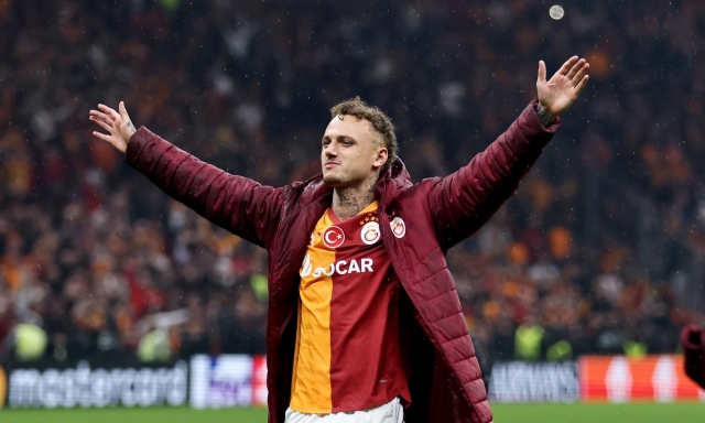 In Turchia Lang è "il Neymar olandese". E a Napoli piangono: "Scusa per come ti abbiamo trattato"