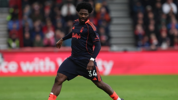 Fenerbahçe-Nottingham Forest 0-3, lo sfottò di Ola Aina: "Altro che inferno..."