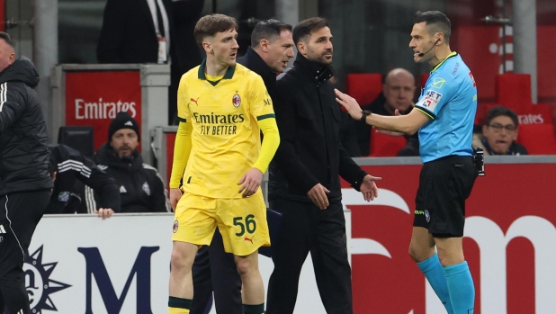 Fabregas replica ad Allegri: "Scuse... Se il Milan ha pareggiato non è per il mio tocco su Saelemaekers"