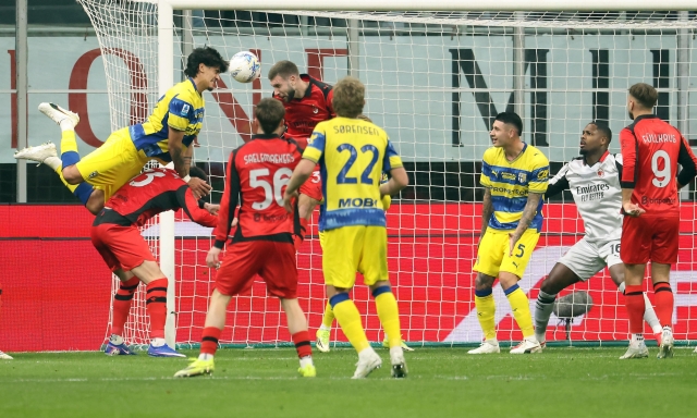 La versione degli arbitri: Milan, regolare la rete di Troilo. Napoli, c'era il gol di Gutierrez