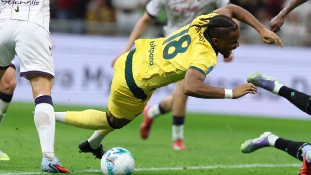 Il pestone di Lookman, il rigore su Nkunku e... : i 9 casi che fanno infuriare il Milan e i tifosi