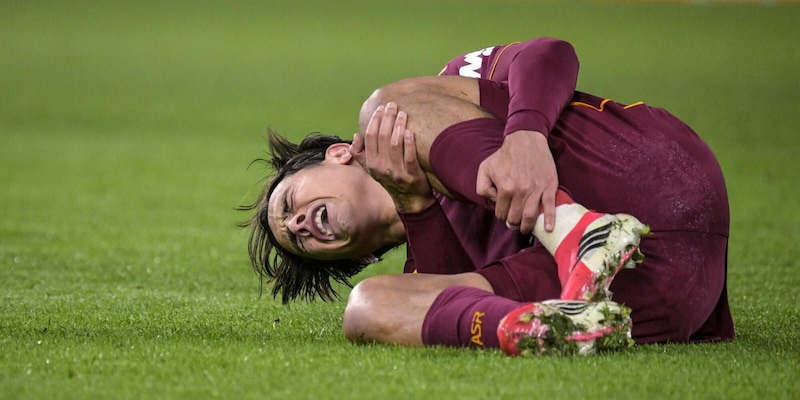 Dybala aveva ragione, non era un malato immaginario: tutti i retroscena, compreso Totti, della sua operazione