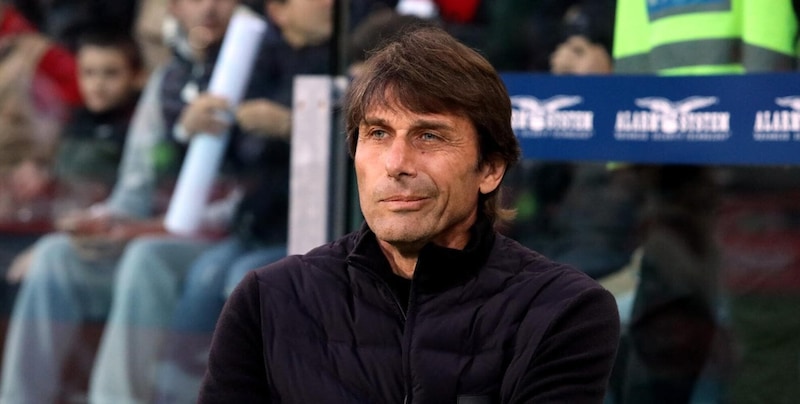 Napoli, Conte si fermer&agrave; qualche giorno: in campo ci sar&agrave; Stellini