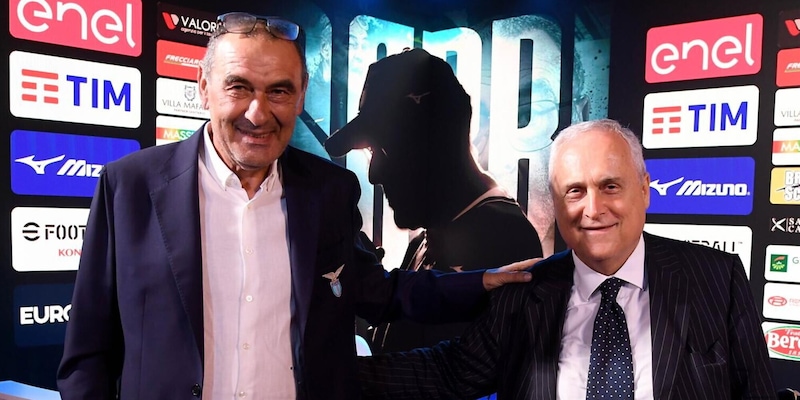 La replica di Sarri a Lotito, le stoccate sono continue: resa dei conti a fine anno