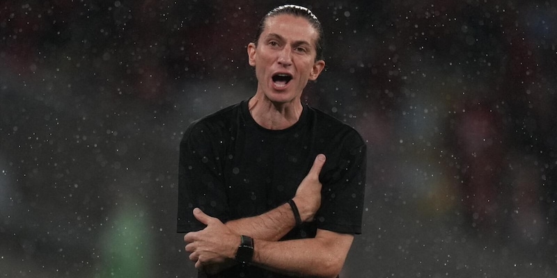 Clamoroso in Brasile: Filipe Luis esonerato dopo aver vinto 8-0
