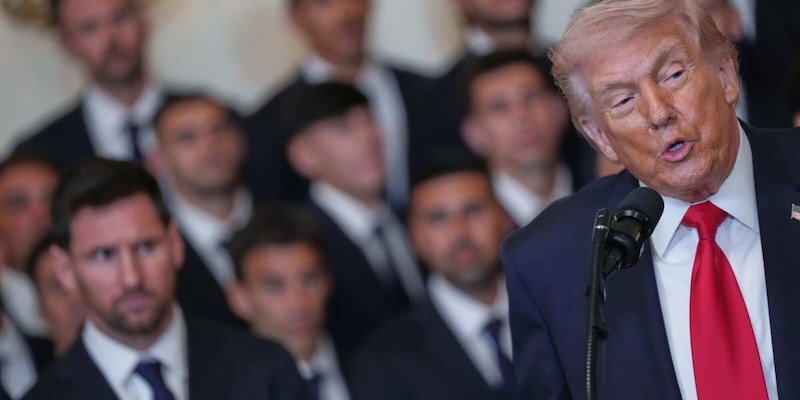 Caos Messi dopo la visita a Trump, Mascherano si giustifica: "Ci avevano detto che..."