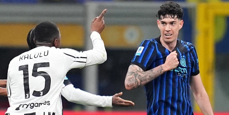 Bastoni premiato dopo il caso di Inter-Juve: "Ha chiesto scusa, non &egrave; da tutti"