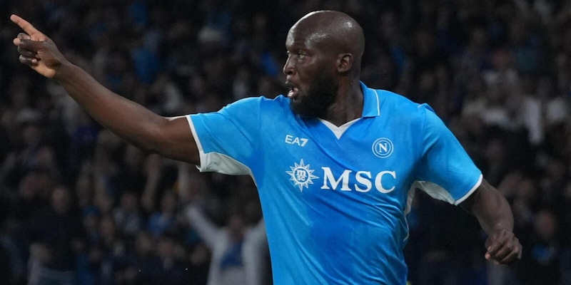 Lukaku non si presenta agli allenamenti, la dura nota del Napoli: "Valutiamo provvedimenti"