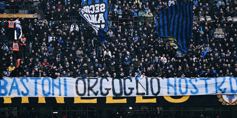"Bastoni orgoglio nostro": l'incredibile striscione dei tifosi dell'Inter
