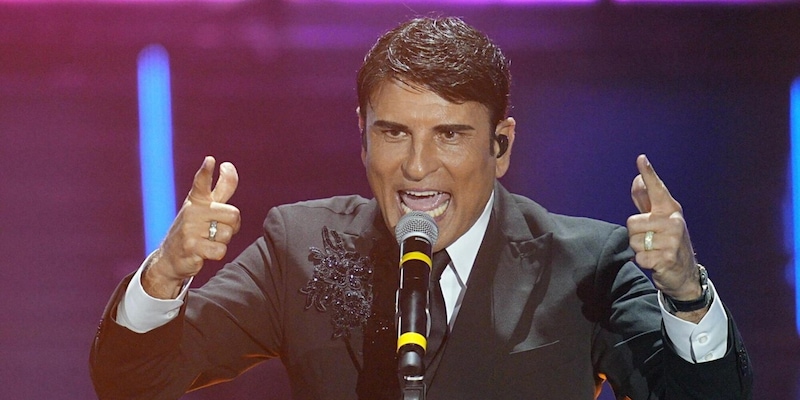 Sal Da Vinci accetta l'invito: De Laurentiis prover&agrave; a farlo cantare prima di Napoli-Torino